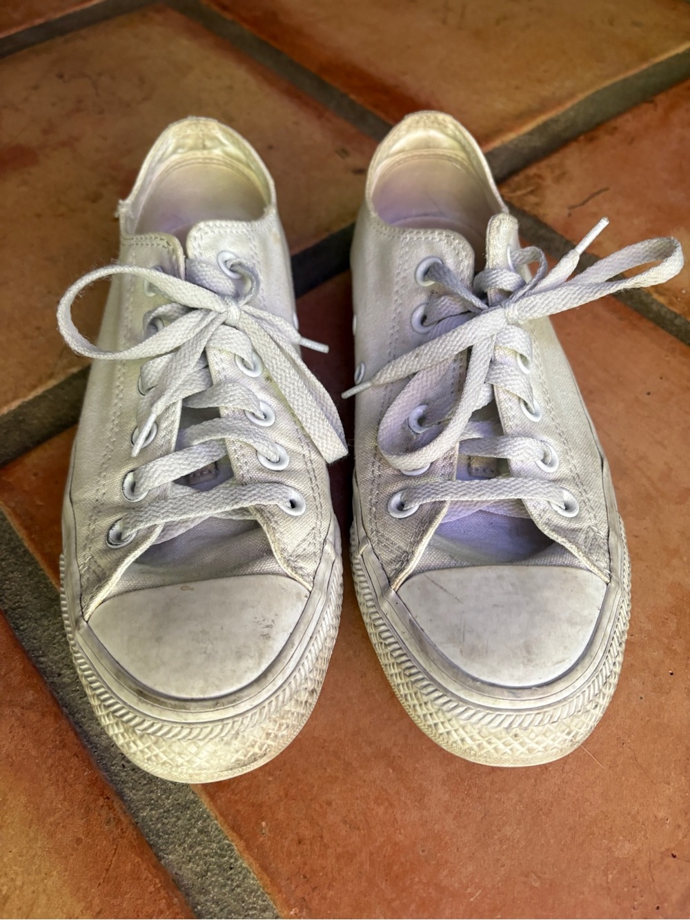 *FIXER UPPER* 3 PAIRS OF WHITE CONVERSE - Size 8 - Picture 2 of 13